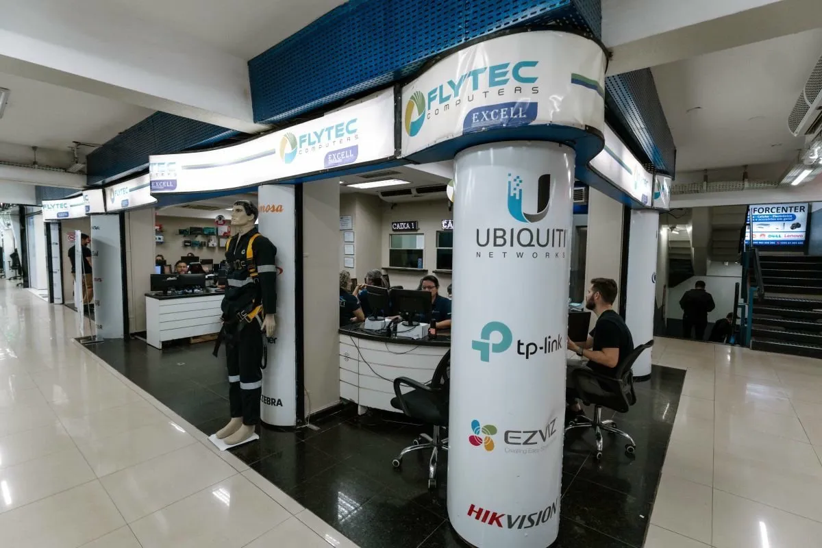 Fachada da loja Flytec Computers em Ciudad del Este, Paraguai